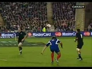 Chabal y va plaquer