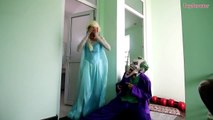 Frozen Elsa LOSES her HEAD! w_ Joker Spiderman & Spidergirl Funny Superheroes in Real Life-YXEebdg