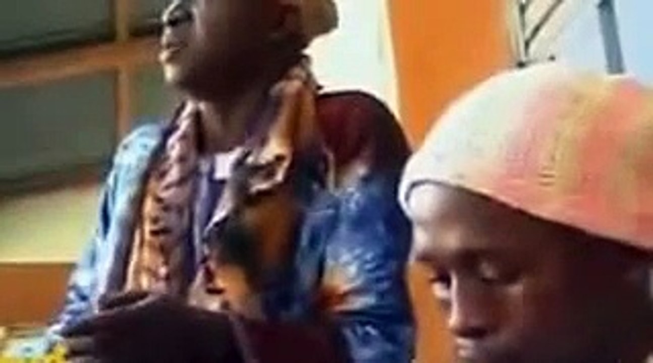 Lucunya orang afrika belajar ngaji