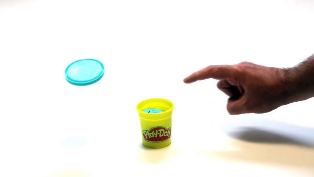 Trolls Poppy playing guitar Play Doh Stop Motion animation claymation-Mslr