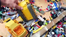 Toy Trucks Clean Up Legos-XNwXyDCe