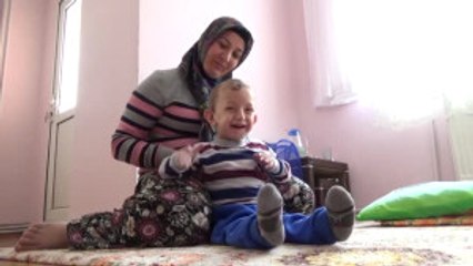 Mucize Çocuk" Samet Ellerini Türkiye'ye Açtı