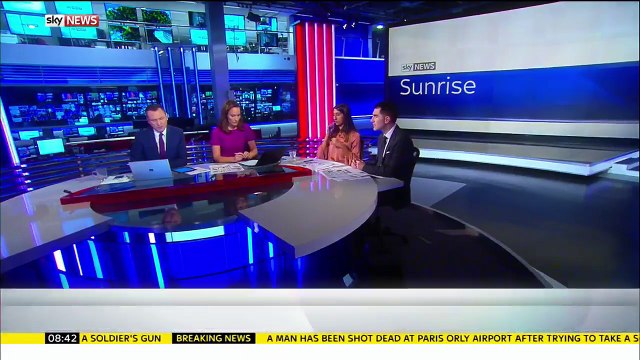 Un homme a tenté de s'emparer de l'arme d'un militaire de la force Sentinelle à l'aéroport d'Orly - Il a été abattu