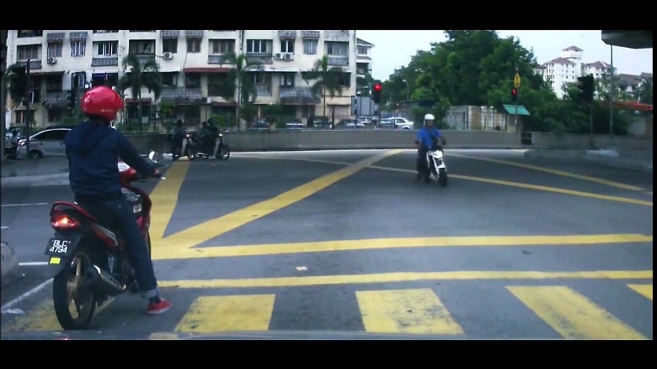 Paf !! Le motard