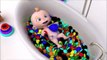 3D Learn colors Baby doll bath time BALLOONS - Colours for Kids children Babies