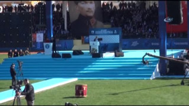 18 Mart Törenlerinde Çanakkale Belediye Başkanı Ülgür Gökhan'a Protesto