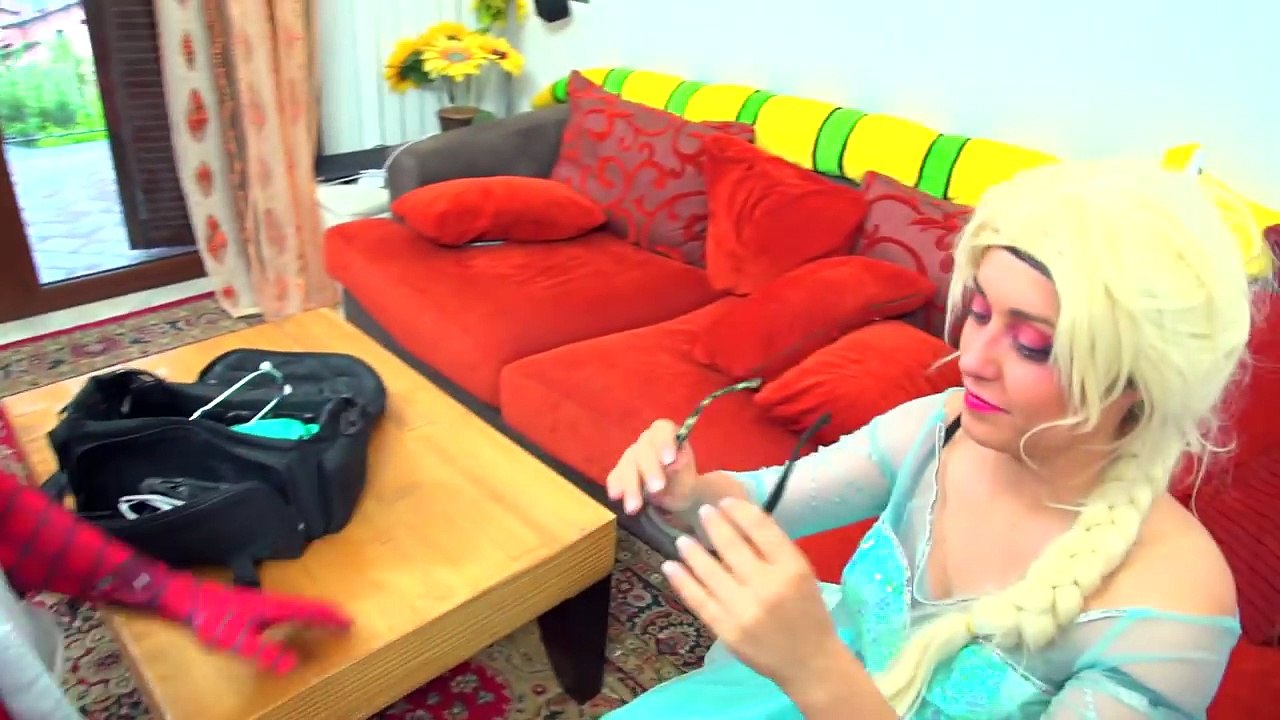 Frozen Elsa Needs Glasses! Spiderman Is Doctor! w/Maleficent Prank! Funny Superheroes in r