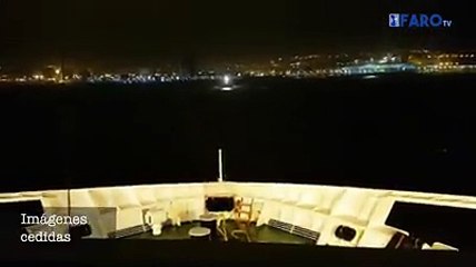 فيديو مرعب من داخل سفينة تصارع الامواج بميناء ميليلة