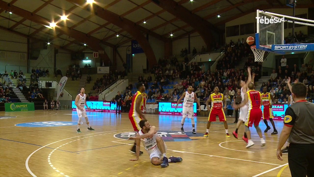 Basket (N1M). Cep Lorient - Saint-Vallier : 81-64