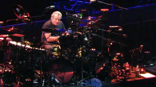 Bon Jovi performs 'Lay Your Hands On Me' Memphis March 16 2017