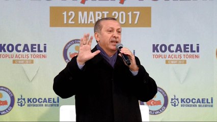 Turkish foreign minister threatens to cancel EU refugee deal