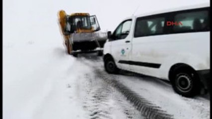 Ağrı - Mart Karı 30 Köy Yolunu Kapattı