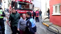 Beyoğlu'nda Tadilat Halindeki Binada Çıkan Yangın Söndürüldü