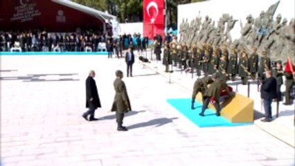 Başbakan Yıldırım: "Gerek İstiklal Harbinde, Gerekse Çanakkale'de Şehit Düşenlerin Çocukları Bugün...