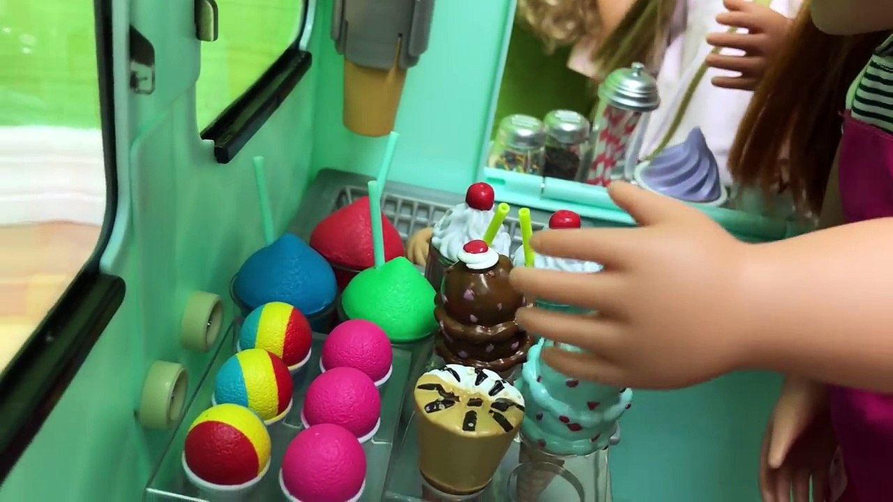 Gross Toy Freaks Out Girls Smash Bug With Spatula, Eat Slushy, Colorful Popsicles   Elsa Scares Kid-5-R15u007A0