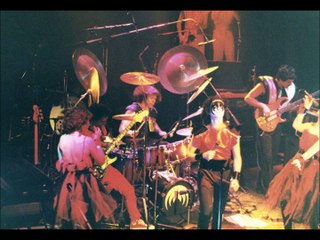 Magma en concert à la radio en 1981 : "Zëss"