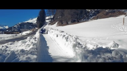 Descendre une piste de bobsled en Subaru WRX