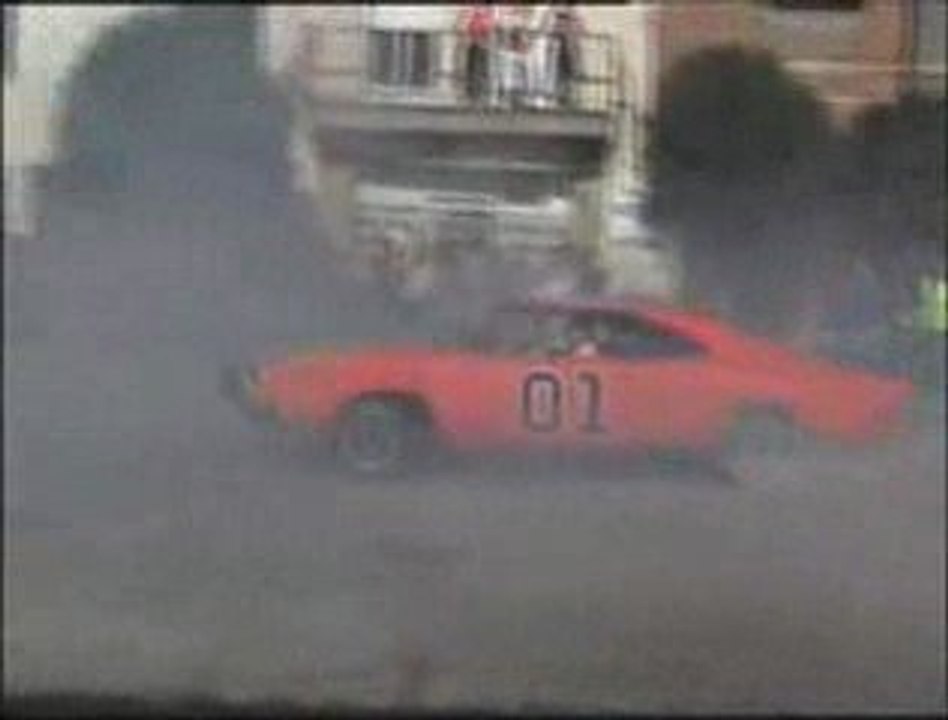 General Lee Charger burnout donut