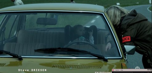 Extrait série les témoins Saison 2 épisode 1 ( l'abri bus...)