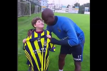 Moussa Sow rencontre son plus grand fan