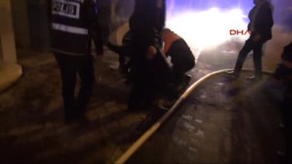 Kilis'te Ev Yangınında 5 Kişi Dumandan Etkilendi