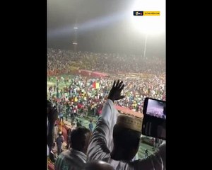 اقتحام جماهير المريخ السوداني بعد العودة التاريخية أمام ريفيرز 4/0 بعد هزيمة لقاء الذهاب 0/3