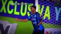 Quand Ronaldinho vole le ballon au gardien pour marquer