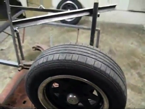 Ces faux pneus neufs sont une belle arnaque et peuvent vous coûter la vie, voici comment s’en protéger