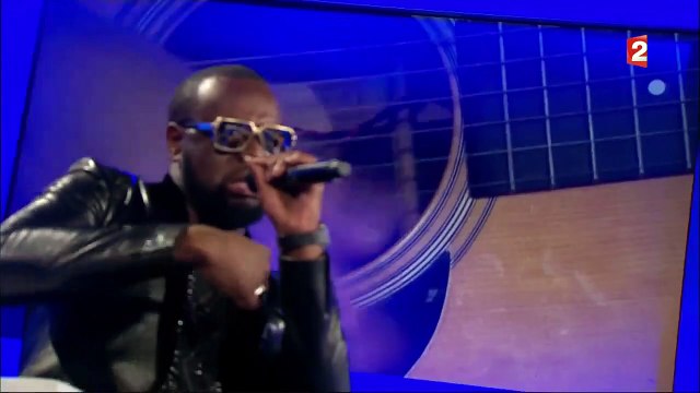 Maitre Gims interprète 'Tout donner' en