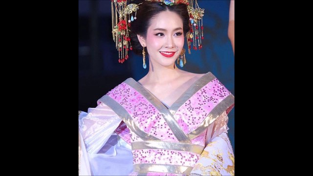 มองกันตาไม่กระพริบ !!! เมื่อ มิน พีชญา อวดแซ่บ ในชุดสุดอลังการ บางจนแทบเห็นทุกมุม !!!