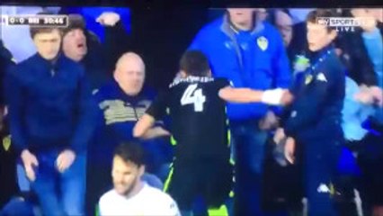 Rakip Takım Taraftarlarının Arasına Düşen Oyuncu Adeta Dayak Yedi