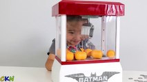 The Lego Batman Movie Claw Machine Surprise Eggs Blind Bag Challenge Fun With Ckn Toys-Gu_LfEZ_QsA