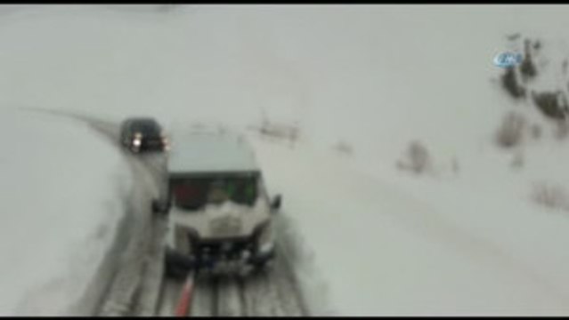 2800 Rakımda Mahsur Kalanlar Kurtarıldı