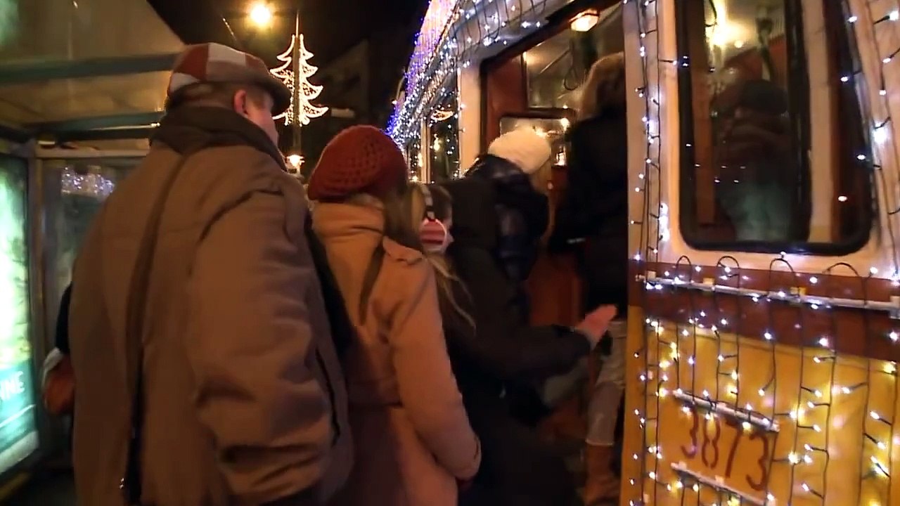 Weary Subway Commuters are Treated to an Amazing Gospel Flas
