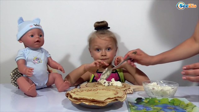 ✔ Baby Born. Видео для детей. Готовим блинчики для куклы Baby Born. Delicious Рancakes. Серия 11 ✔