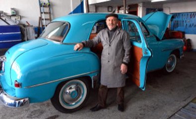 Yarım Asırdır Klasik Otomobilleri Yeniden Diriltiyor