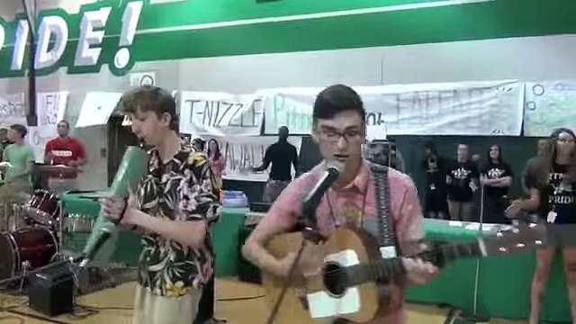 A teenager brought Michael Jackson back to life on a basketball court