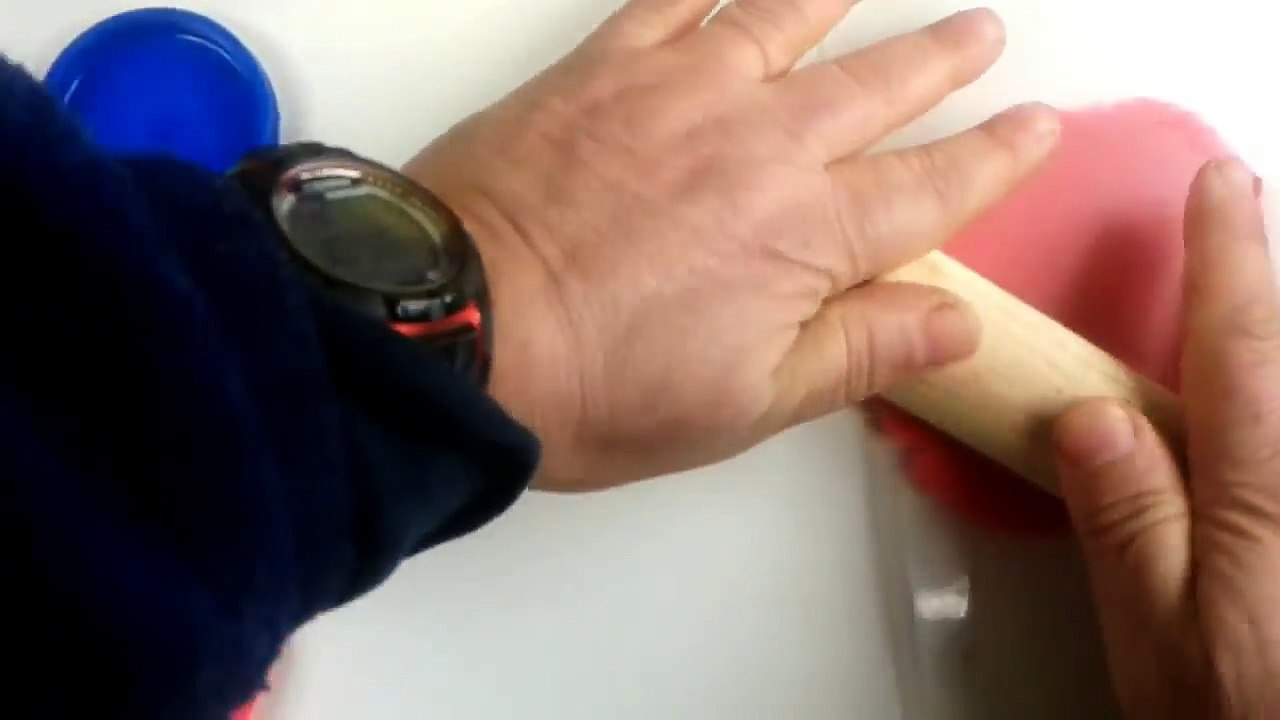 How to Make Play Doh Nemo Surprise Eggs Plastilina Playdough Kinder Huevos Sorpresa-J6PQX6itzS4