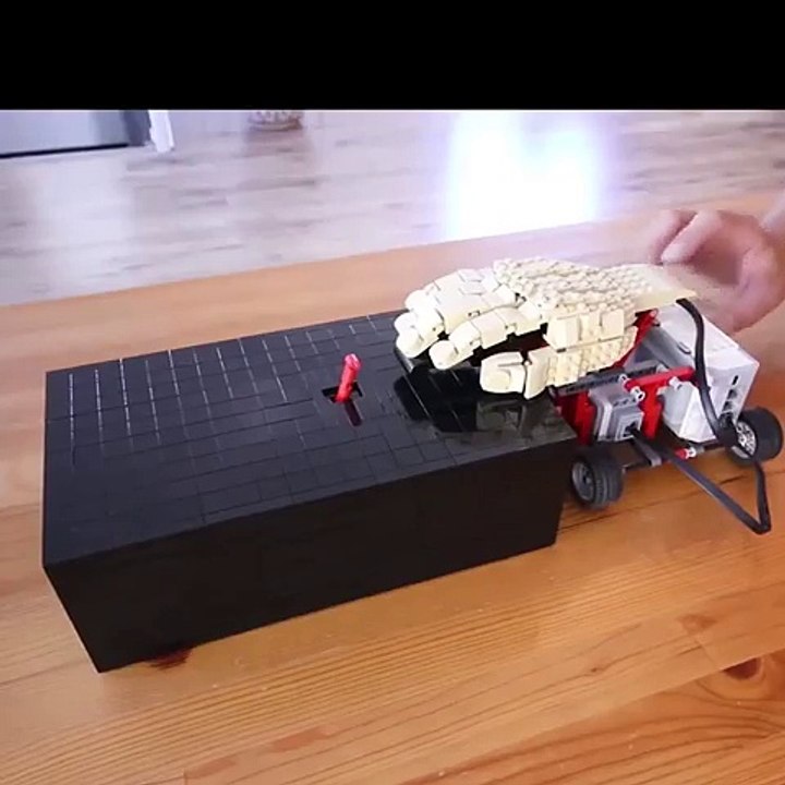 Desperate Battle Between Two Robots