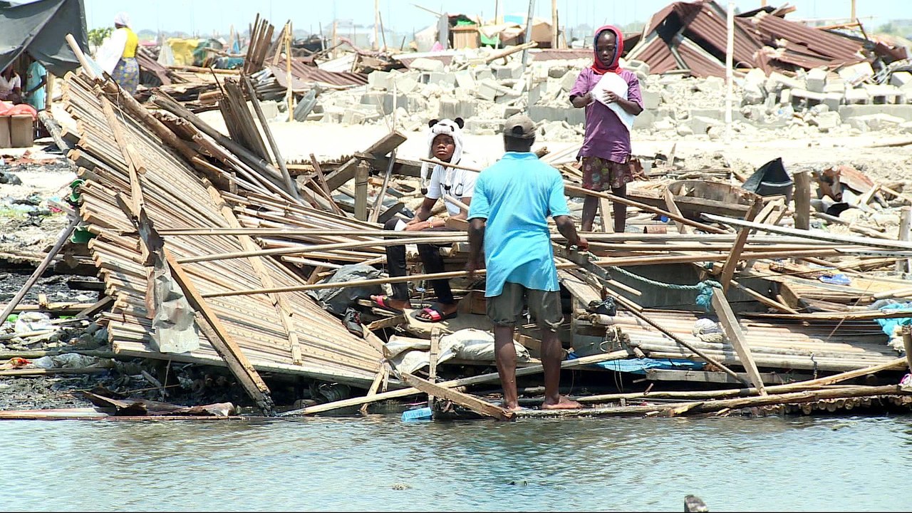 Thousands displaced after Lagos police raze slum