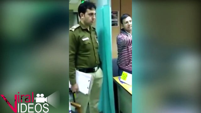 Indian Girl Abuse And Fight With Delhi police Viral Videos