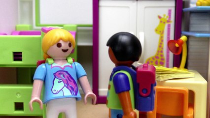 Playmobil filmpje Nederlands - HANNAH + DAVE ZOENEN IN DE LES! Kinderserie familie Vogel