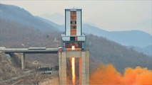 كوريا الشمالية تختبر محركا صاروخيا فائق السرعة
