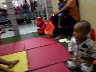 video Bocah Kecil Abhivandya sedang bermain di RS Sadewa 17 Maret 2017