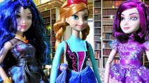 Descendants Mal and Evie are Mermaids! Plus Frozen Anna Becomes a Mermaid! A