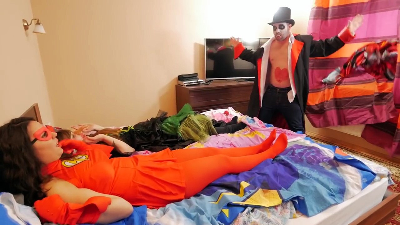 Frozen Elsa S.W.A.T. Spiderman RESCUE! w/ Maleficent Flash Girl FUN IRL Superhero in Real