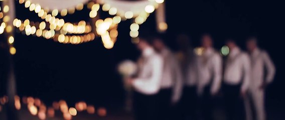 MC Thành Trung cầu hôn bạn gái trên biển