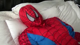 Spiderman VS Venom Bath Time Superhero in Real life-gOEtikcXF