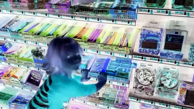 Bash Pumpkin! Smash chocolate pumpkin! Halloween Candy review _ Kid Candy Review _ Babyteeth4-uQrMMzPhV