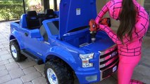 HULK PUSH PINK SPIDERGIRL INTO POOL w_ Freaky Joker Kids Driving Car Video Toys In Real life-cnb